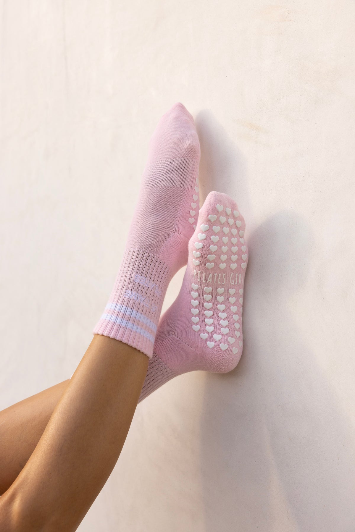 Je t'aime Pilates Grip Crew Socks in Pink