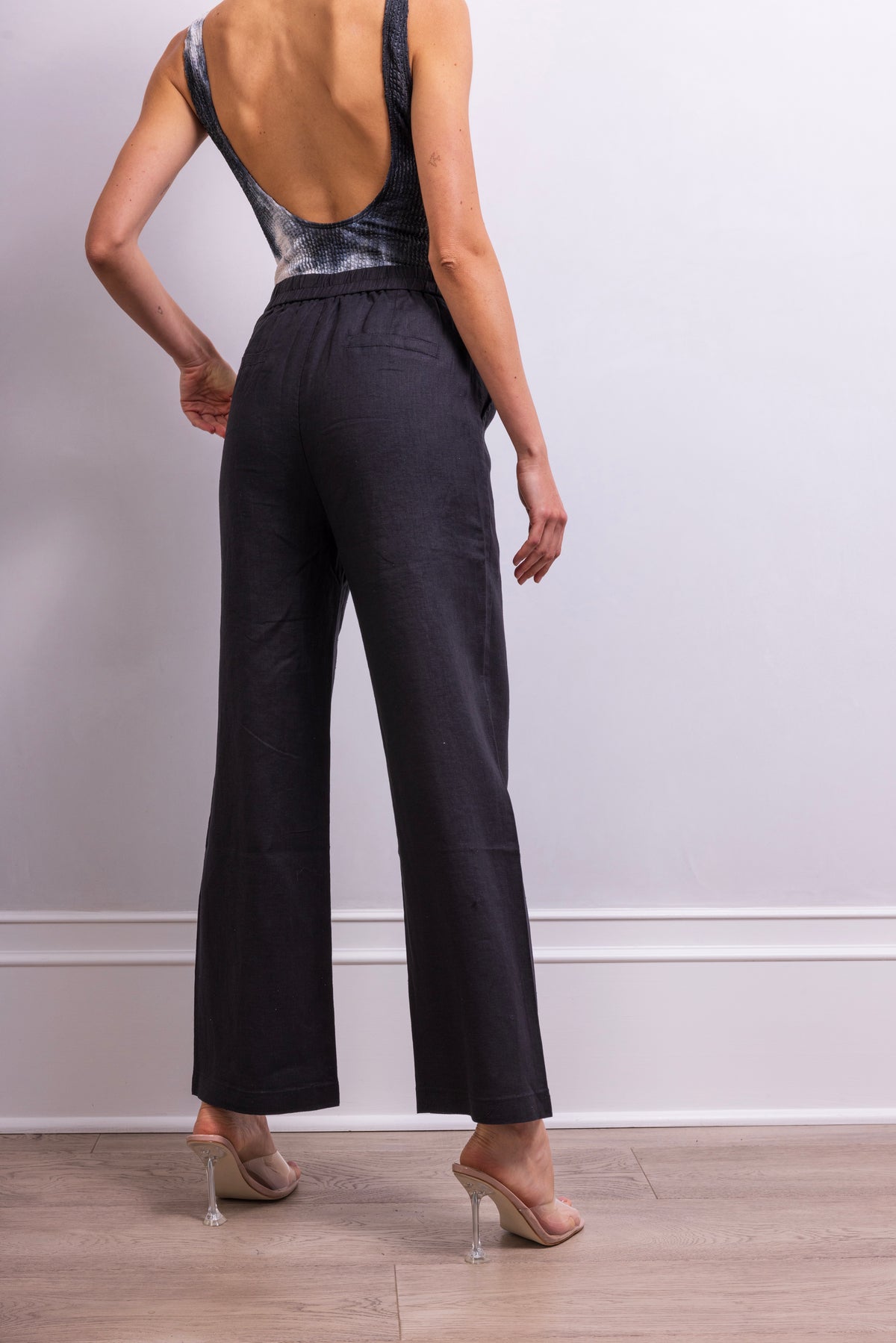 The Tribute Linen Pants in Black