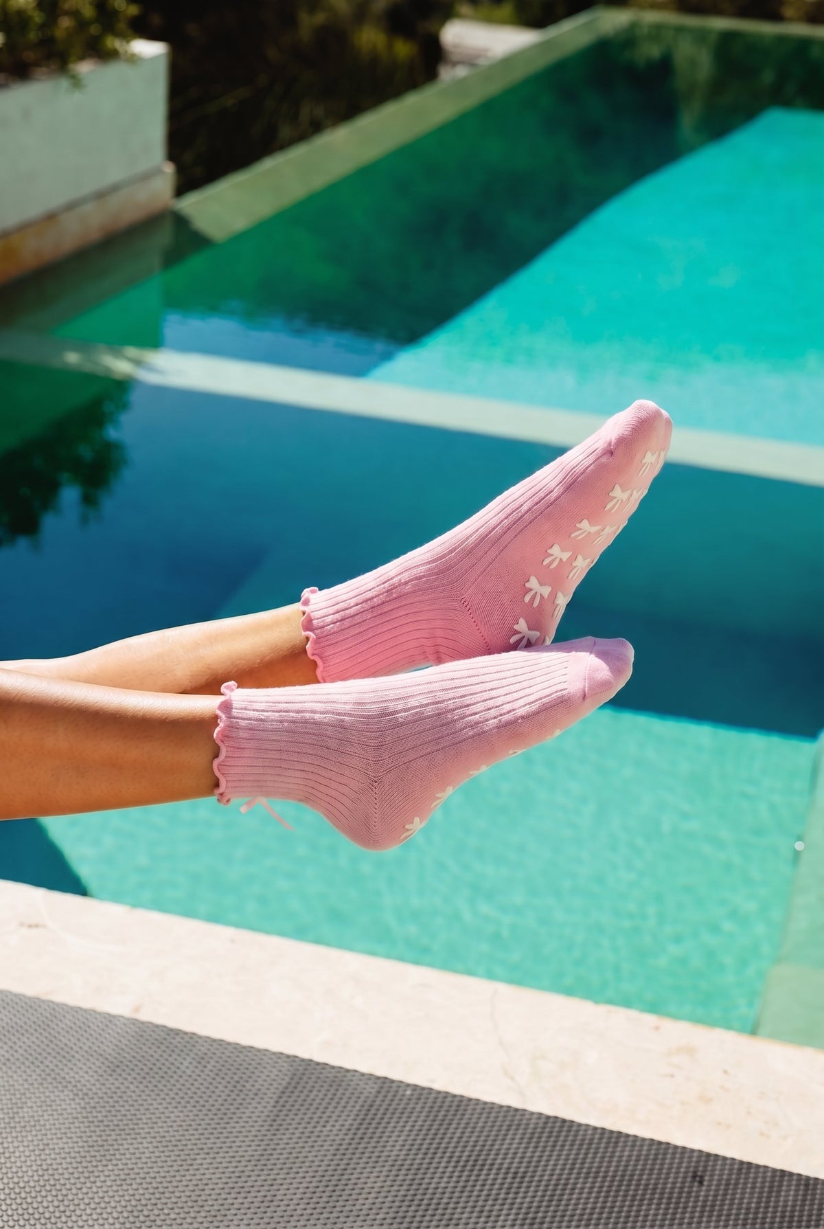 Big Bow Pilates Barre Grip Socks in Pink