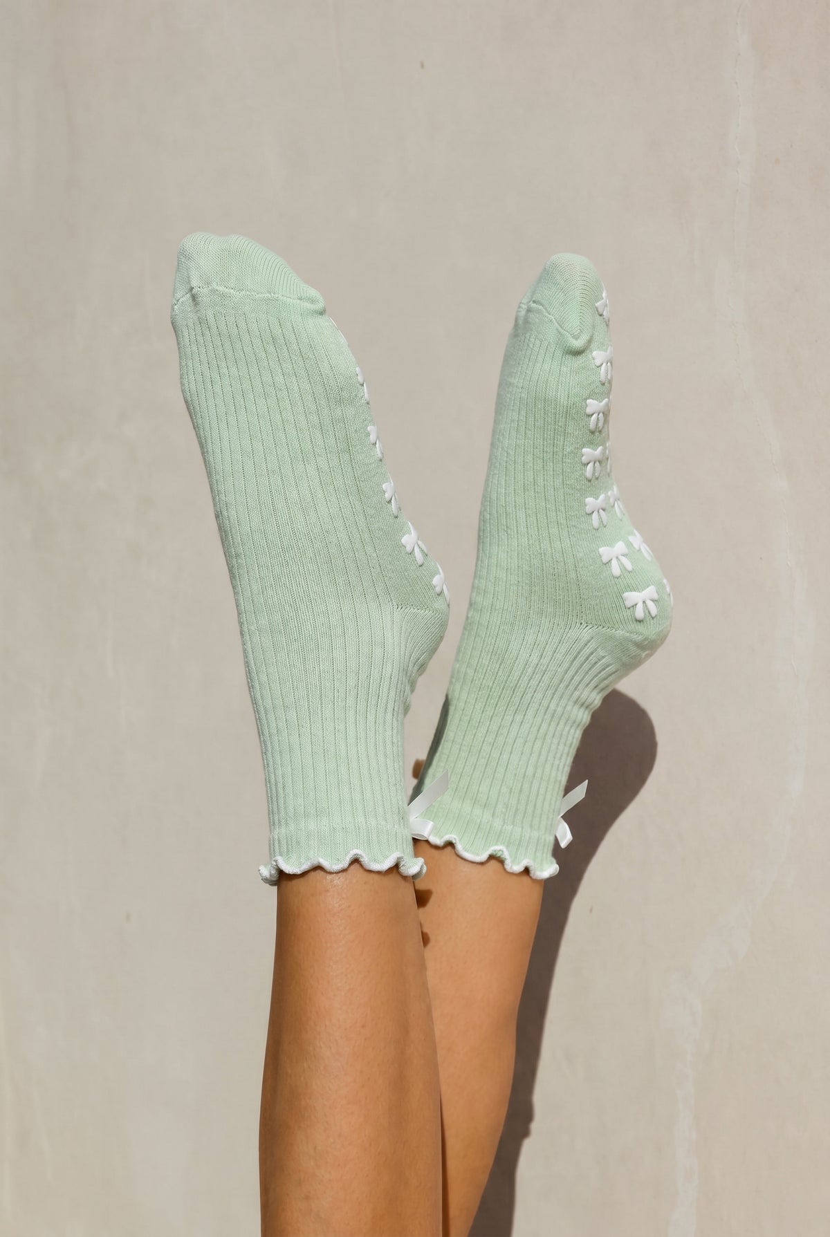 Big Bow Pilates Barre Grip Socks in Green