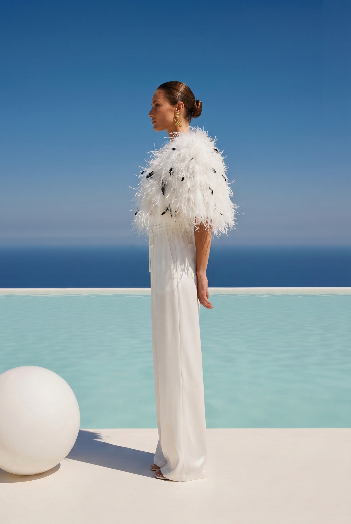 The Obsession Feather Cape in White/Black