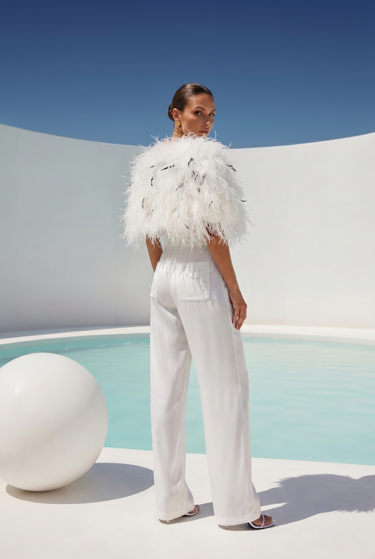 The Obsession Feather Cape in White/Black