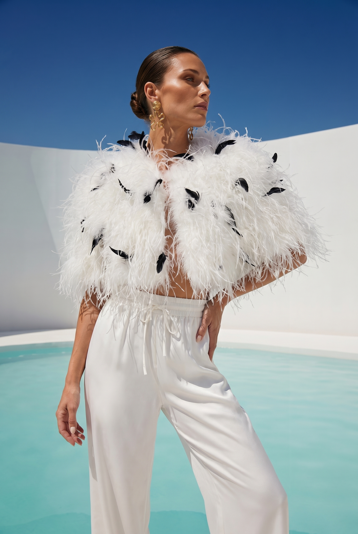 The Obsession Feather Cape in White/Black